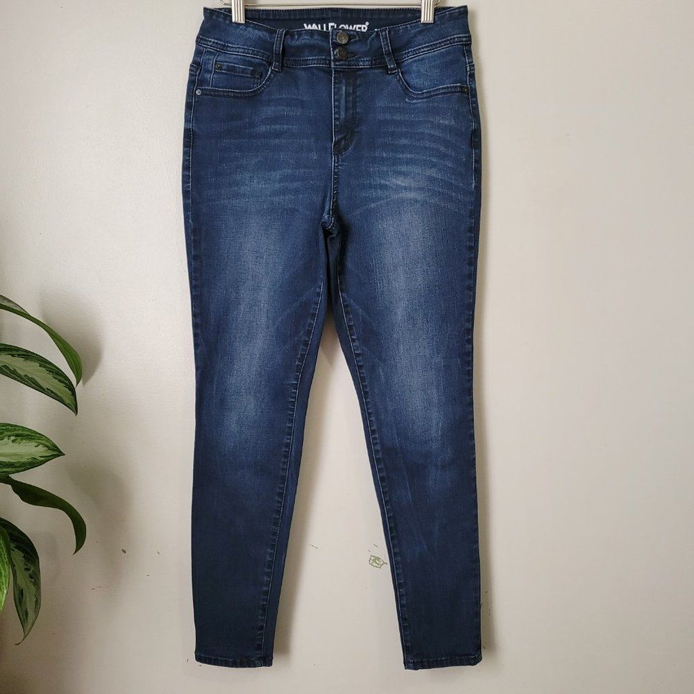 EUC WALLFLOWER THE FLIRTY CURVY HIGH RISE JEANS SIZE 11 JUNIORS REGULAR